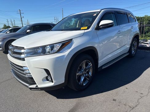 Used 2019 Toyota Highlander Limited Platinum AWD/4WD image 1