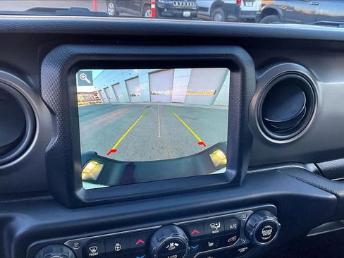 Used 2022 Jeep Gladiator Sport AWD/4WD image 27