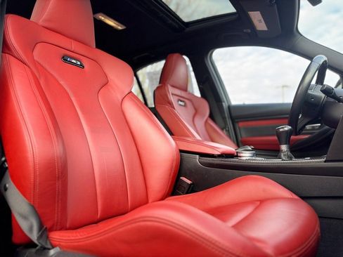 Used 2018 BMW M3 image 24
