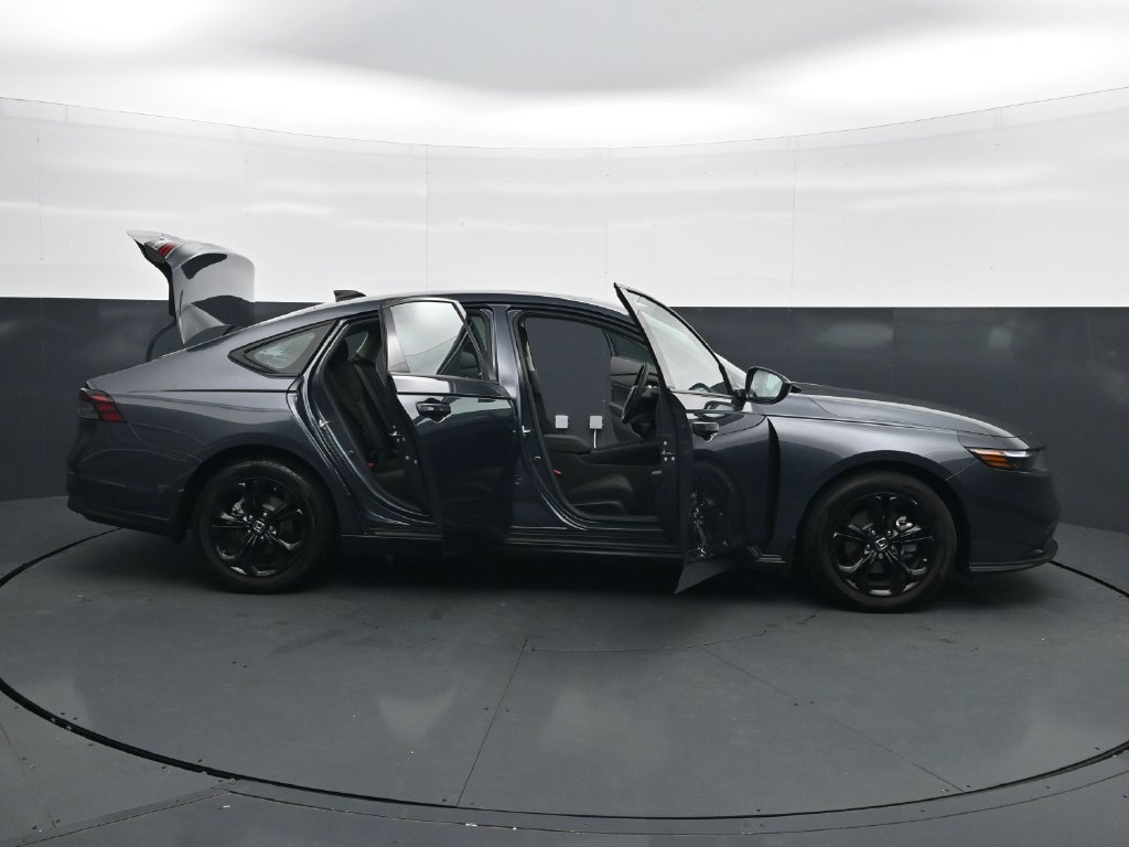 Used 2025 Honda Accord SE image 54
