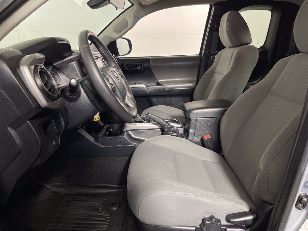 Certified 2018 Toyota Tacoma SR5 w/ SR5 Appearance Package (SM) RWD image 12