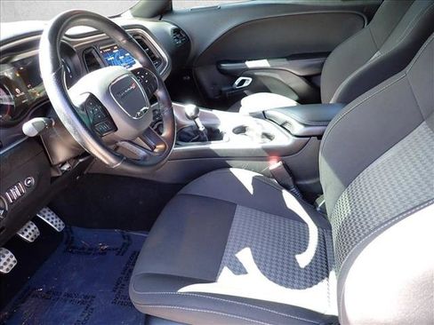 Used 2022 Dodge Challenger R/T w/ Blacktop Package image 8