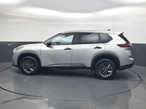 Used 2024 Nissan Rogue S AWD/4WD image 7