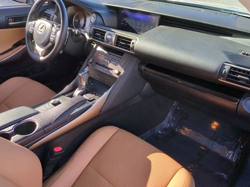 Used 2019 Lexus IS 300 w/ Navigation Package image 32
