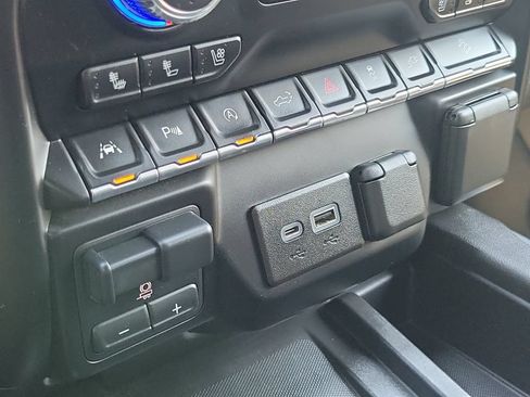 Used 2021 GMC Sierra 1500 AT4 w/ AT4 Value Package AWD/4WD image 23