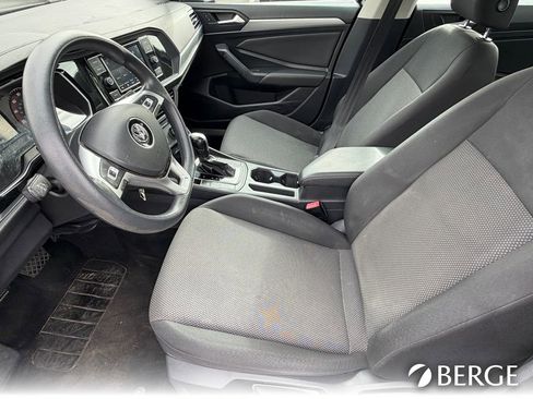 Used 2021 Volkswagen Jetta SE image 17