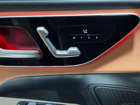 Used 2024 Mercedes-Benz GLC 300 GLC 300 image 9