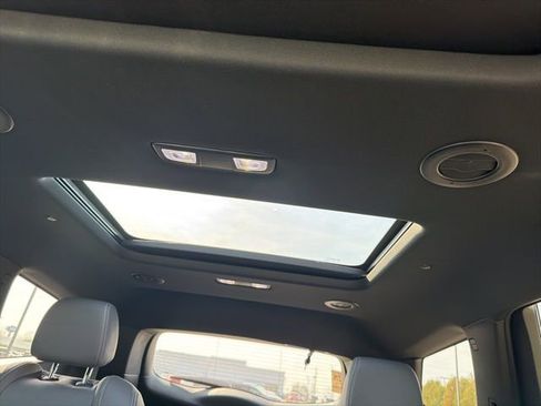 Used 2023 Buick Enclave Essence w/ Experience Buick Package image 8