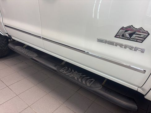 Used 2018 GMC Sierra 1500 SLT w/ SLT Preferred Package image 9