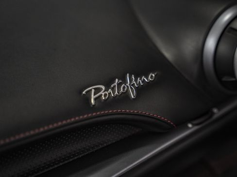 Used 2019 Ferrari Portofino RWD image 36