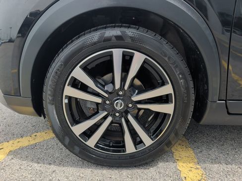 Used 2019 Nissan Kicks SR FWD image 4