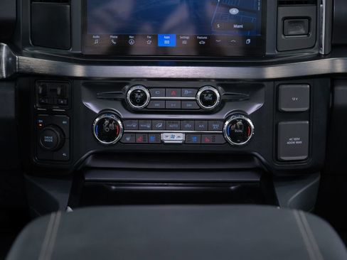 Used 2025 Ford F550 4x4 Crew Cab Super Duty image 72