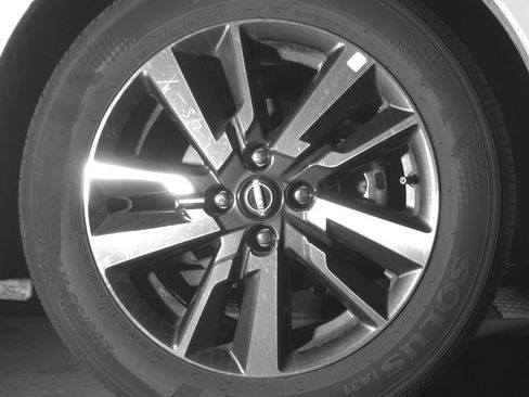 Used 2025 Nissan Versa SV FWD image 13