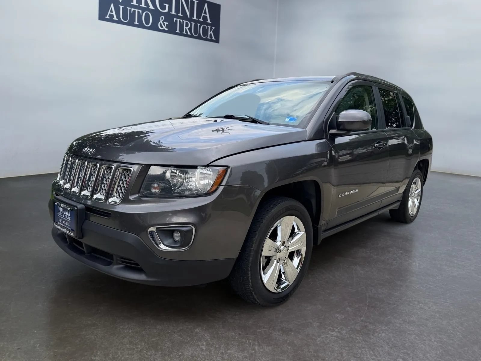 Used 2017 Jeep Compass High Altitude FWD image 2
