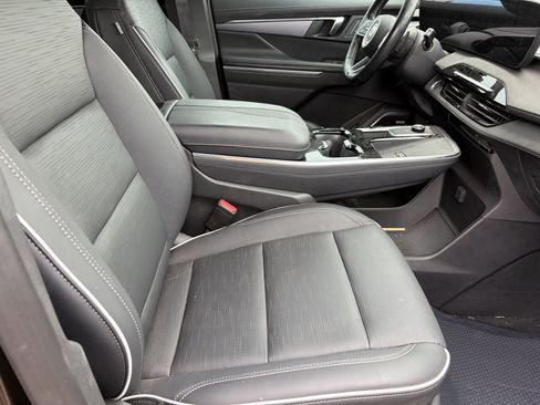 Used 2025 Buick Enclave Sport Touring FWD image 7