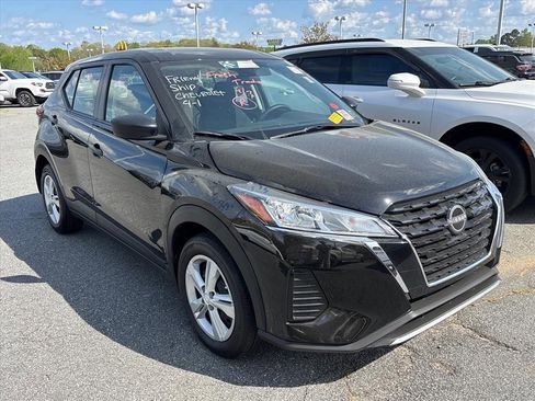 Used 2025 Nissan Kicks Play S image 5