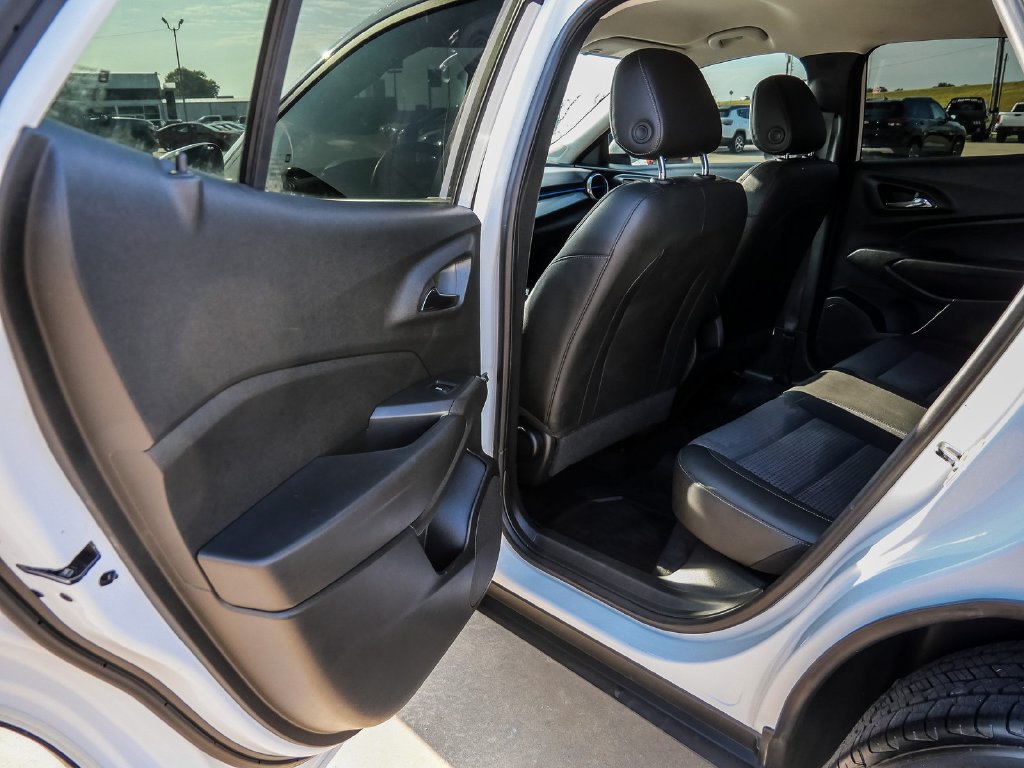 Used 2024 Chevrolet Trax LT w/ Driver Confidence Package FWD image 20