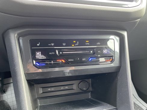 Used 2023 Volkswagen Tiguan SE image 27