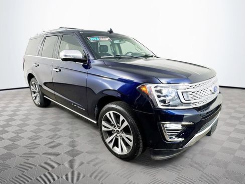 Used 2021 Ford Expedition Platinum image 3