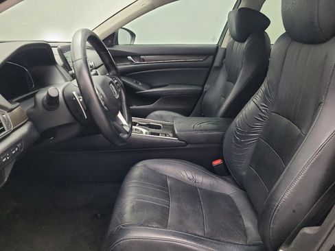 Used 2018 Honda Accord Touring image 17