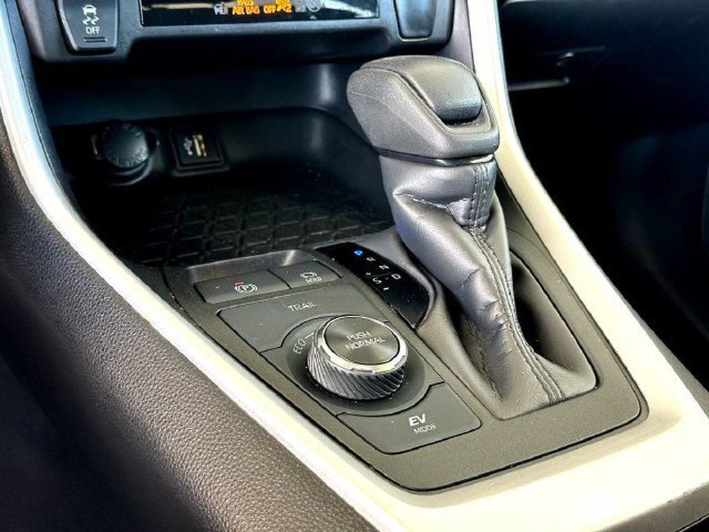 Certified 2024 Toyota RAV4 XLE AWD/4WD image 17