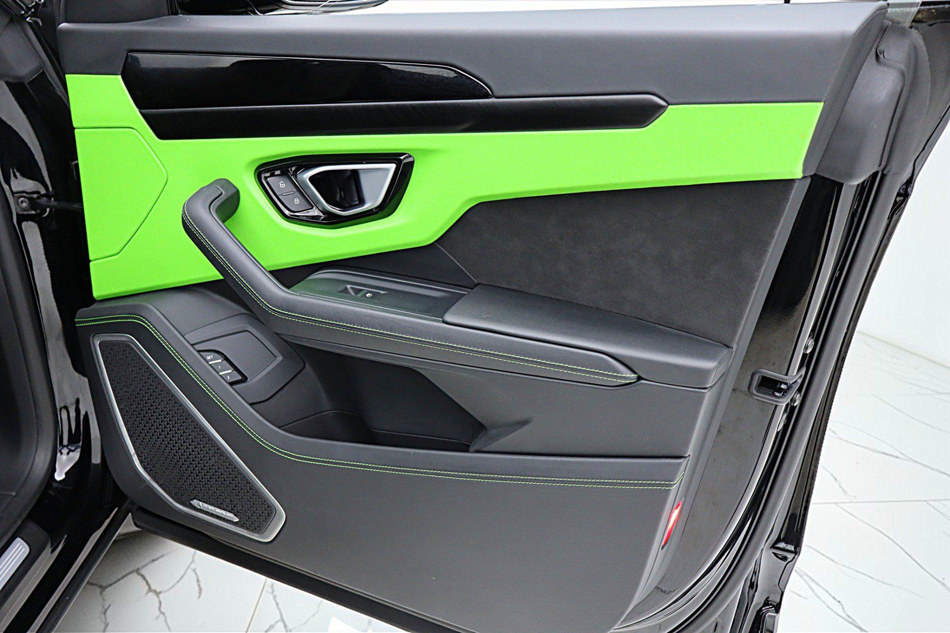 Used 2024 Lamborghini Urus S AWD/4WD image 57