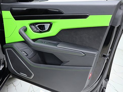 Used 2024 Lamborghini Urus S image 57