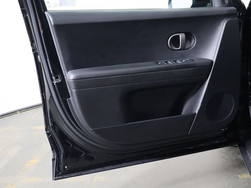 Used 2025 Hyundai Ioniq 5 SE RWD image 18