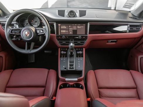 New 2026 Porsche Macan image 12