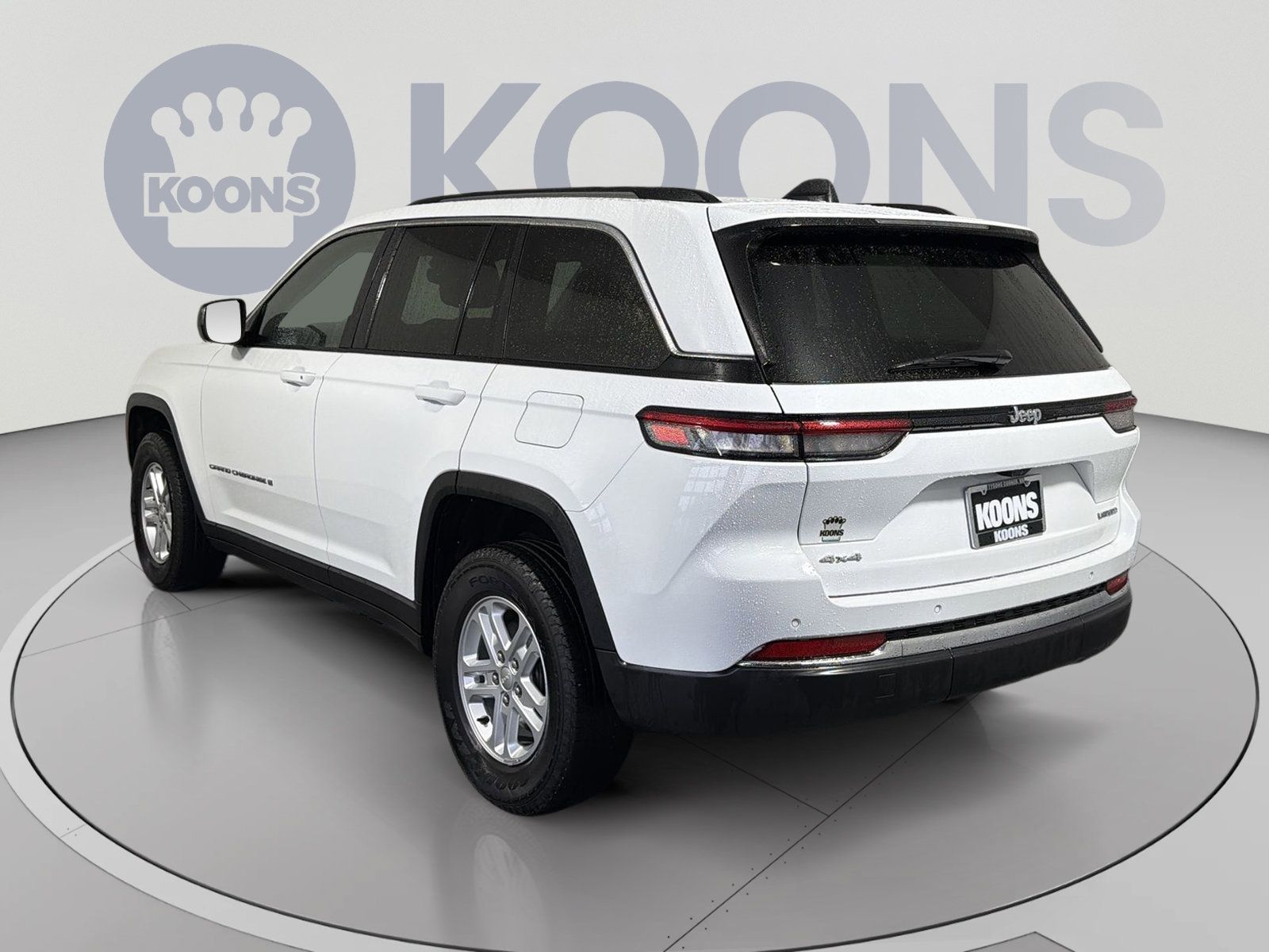 Used 2023 Jeep Grand Cherokee Laredo AWD/4WD image 4