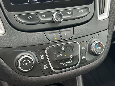Used 2023 Chevrolet Malibu LS FWD image 23