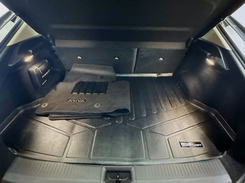 Used 2023 Nissan Ariya FWD image 25