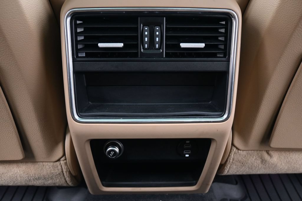 Certified 2022 Porsche Cayenne AWD/4WD image 8