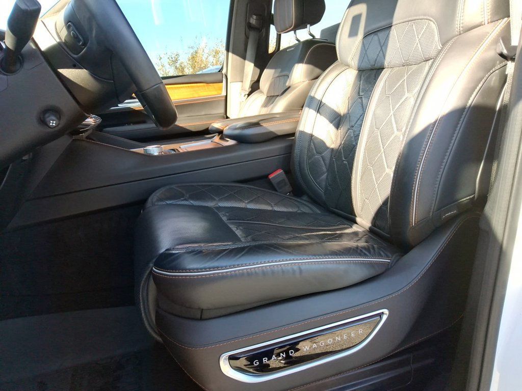 Used 2022 Jeep Grand Wagoneer Series III w/ Rear Seat Video Group 1 AWD/4WD image 12