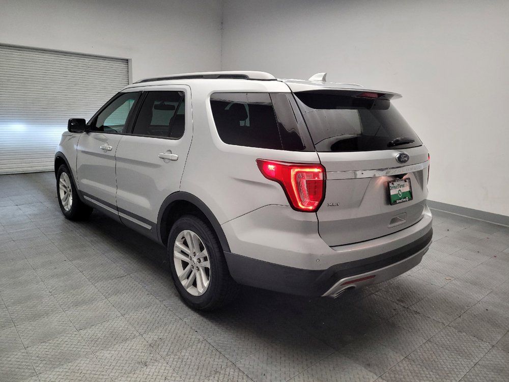 Used 2016 Ford Explorer XLT w/ Equipment Group 201A FWD image 5