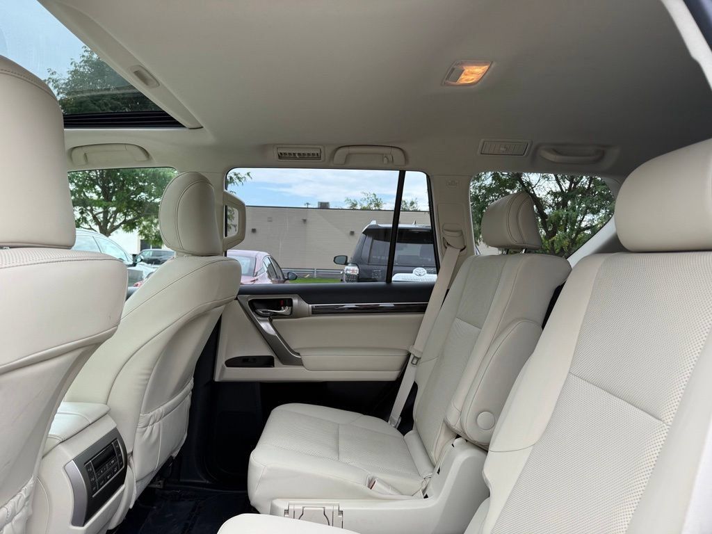 Used 2020 Lexus GX 460 Premium AWD/4WD image 16