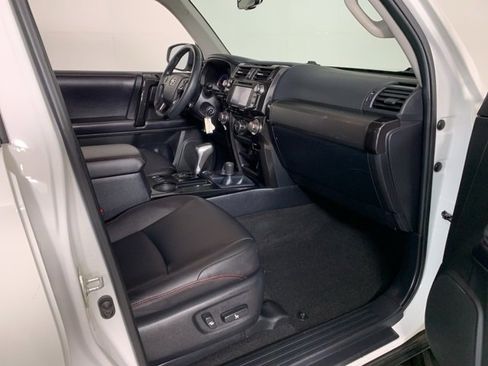 Used 2018 Toyota 4Runner TRD Off-Road Premium image 39