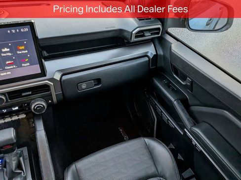 Certified 2025 Toyota 4Runner TRD Off-Road Premium AWD/4WD image 18