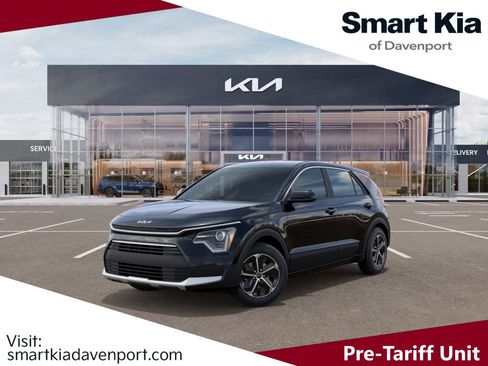 New 2025 Kia Niro LX image 1