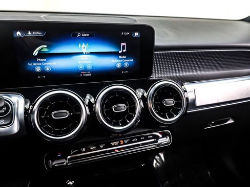 Used 2022 Mercedes-Benz GLB 250 image 21