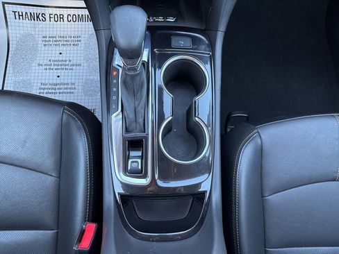 Used 2023 Chevrolet Equinox Premier image 18