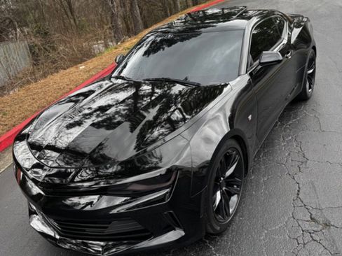 Used 2017 Chevrolet Camaro LT image 10
