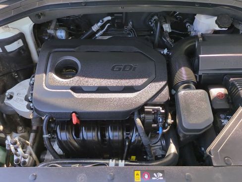 Used 2020 Hyundai Santa Fe SE image 15