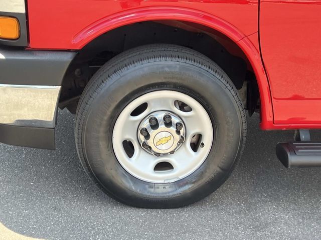Used 2024 Chevrolet Express 2500 w/ Driver Convenience Package RWD image 8