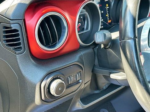 Used 2018 Jeep Wrangler Unlimited Rubicon image 11