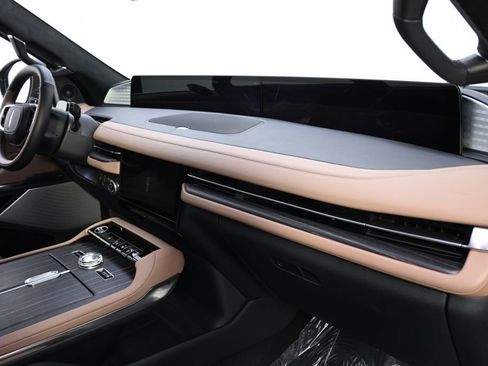 New 2026 Lincoln Navigator L Black Label AWD/4WD image 15