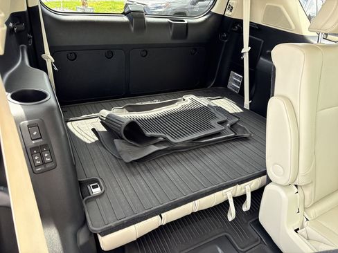 Used 2023 Lexus GX 460 Luxury w/ Sport Design Package AWD/4WD image 34