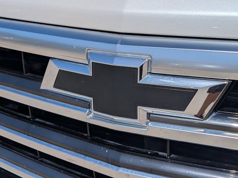 Certified 2024 Chevrolet Silverado 1500 High Country AWD/4WD image 14