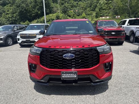 New 2026 Ford Explorer ST-Line w/ ST-Line Street Pack AWD/4WD image 4