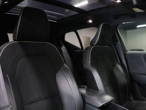 Used 2020 Volvo XC40 T5 R-Design w/ Protection Package Premier image 24